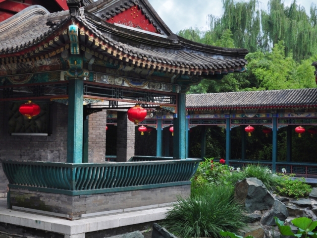 Asian historical mansion &amp; garden